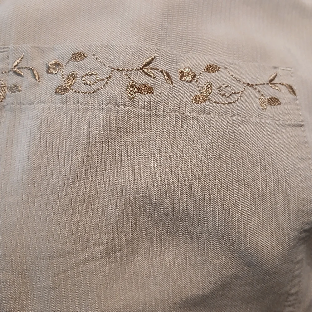 Beige Sleeveless Shift Dress with Pocket Detail - Picture 6 of 7